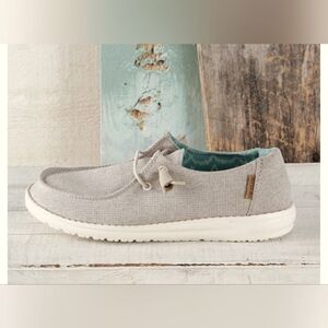 Women's Hey Dudes Size 7